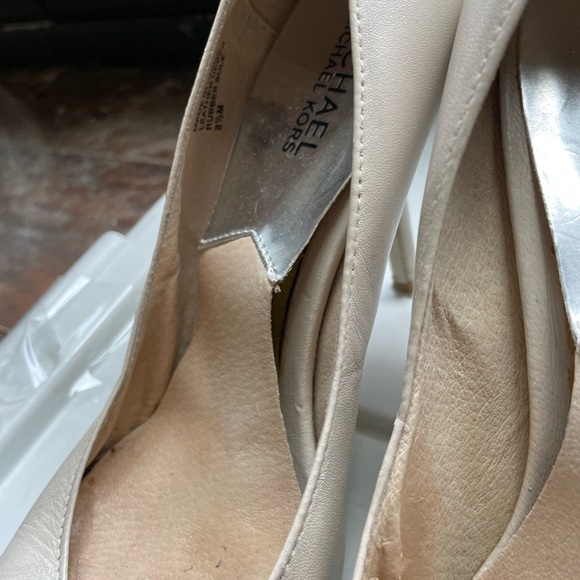 Michael Kors beige leather pumps size 8.5 in very used condition (sold as-is!) - Picture 6 of 14